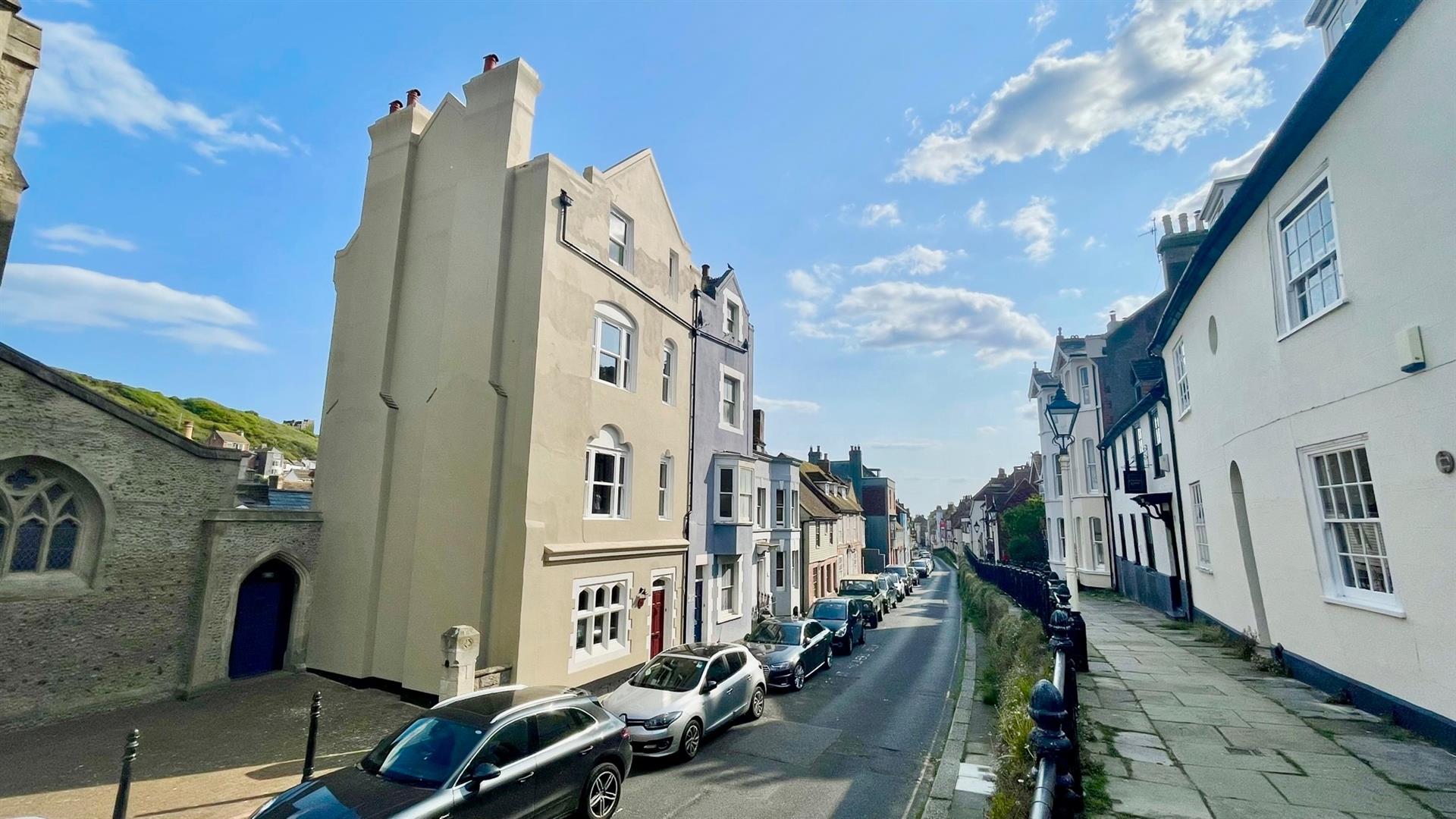 4 bed property in High Street, Hastings